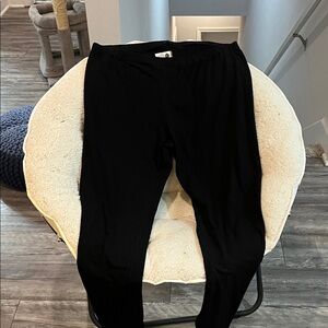 EUC Amazon Women’s Black Leggings - 2X